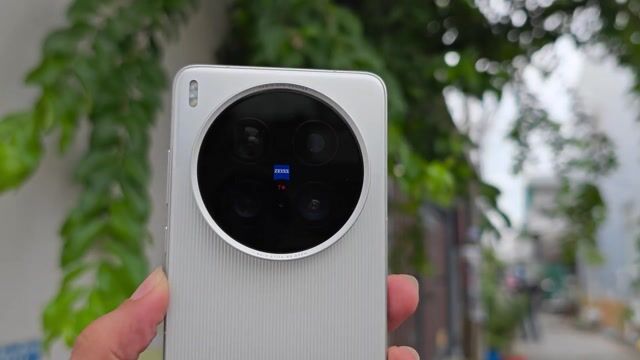 Vivo X200 Ultra 12GB/256GB Bạc ZEISS. Mua bán Điện thoại tại Quận Ninh Kiều Cần Thơ được đăng bởi Lê Khang hình 1