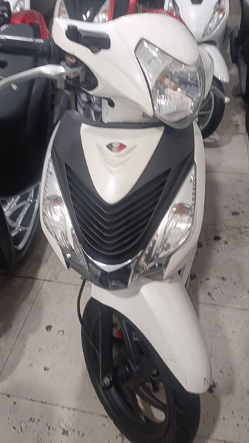 Honda Vision 2019 Trắng. Mua bán Xe máy tại Quận Bình Tân Tp Hồ Chí Minh được đăng bởi cửa hàng xe máy cũ Tiến phát chuyên bán góp trả trước 0 đồng hình 1