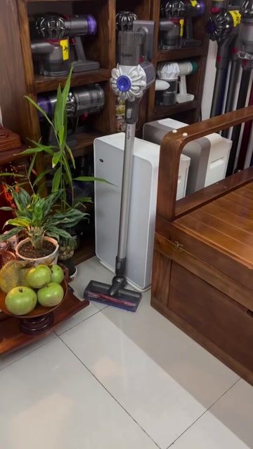 Máy hút bụi Dyson V6. Mua bán Thiết bị vệ sinh, nhà tắm tại Quận Tân Phú Tp Hồ Chí Minh được đăng bởi Máy hút bụi dyson Máy lọc không khí hình 1