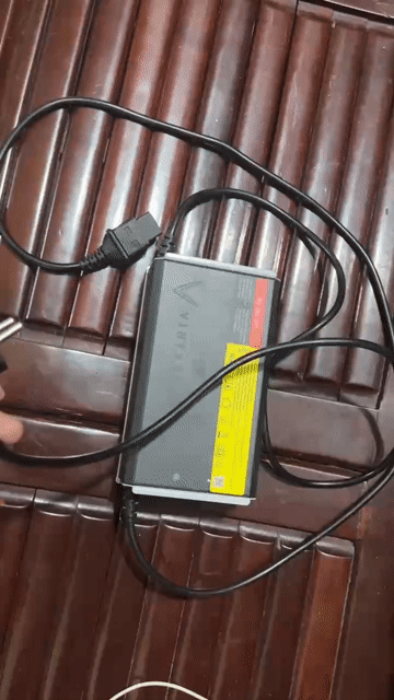 Sạc xe điện Vinfast 72A-4A đã sử dụng. Mua bán Phụ tùng xe tại Quận 8 Tp Hồ Chí Minh được đăng bởi Văn Trí hình 1