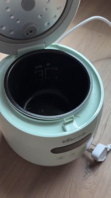 Nồi cơm điện Bear DFB-B12F1 1.2L Xanh bạc hà. Mua bán Bếp, lò, đồ điện nhà bếp tại Quận 7 Tp Hồ Chí Minh được đăng bởi Trịnh Chinh hình 1