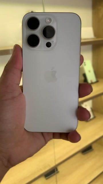 iPhone 15 Pro 256GB nguyên zin đẹp 99% có ship cod. Mua bán Điện thoại tại Quận Ninh Kiều Cần Thơ được đăng bởi shop một chín tám tám hình 1