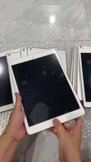 Apple iPad Gen 7 32GB Bạc máy đẹp zin. Mua bán Máy tính bảng tại Quận Ngũ Hành Sơn Đà Nẵng được đăng bởi Kiều Trang hình 1