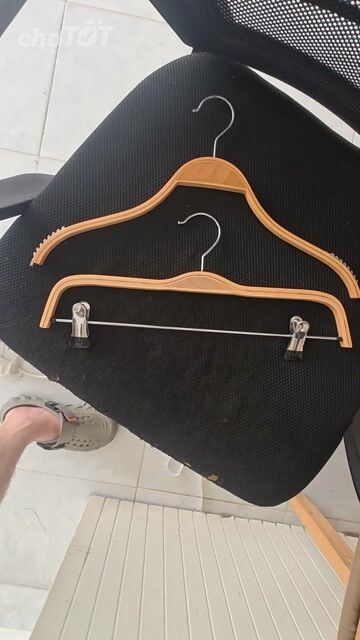 10 Móc áo shop thời trang Gỗ kim loại có 100c. Mua bán Nội thất, đồ gia dụng khác tại Quận Bình Tân Tp Hồ Chí Minh được đăng bởi Nguyễn Thanh Liêm hình 1