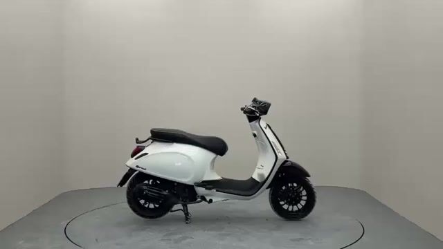 Piaggio Vespa Sprint 2021 Trắng đen. Mua bán Xe máy tại Quận Gò Vấp Tp Hồ Chí Minh được đăng bởi iMotorbike Viet Nam hình 1
