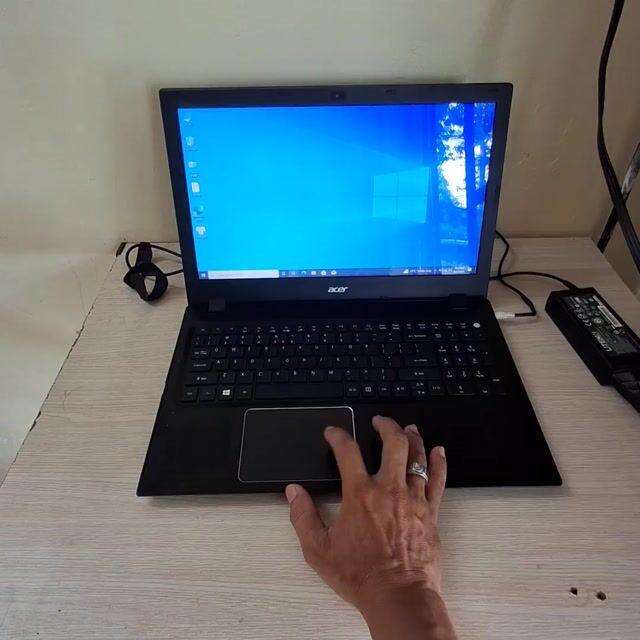 Acer F5-572/Core i5 gen6 15.6 inch 8GB/240GB Đen. Mua bán Laptop tại Quận 7 Tp Hồ Chí Minh được đăng bởi Truong Phat hình 1