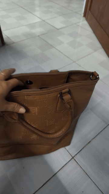 Túi xách Steve Madden Nữ Da Mới. Mua bán Túi xách tại Thành phố Thủ Dầu Một Bình Dương được đăng bởi Anh hình 1