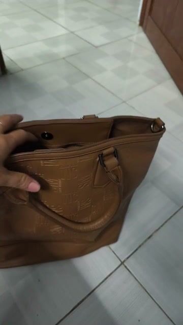 Túi xách Steve Madden Nữ Da Mới. Mua bán Túi xách tại Thành phố Thủ Dầu Một Bình Dương được đăng bởi Anh hình 1