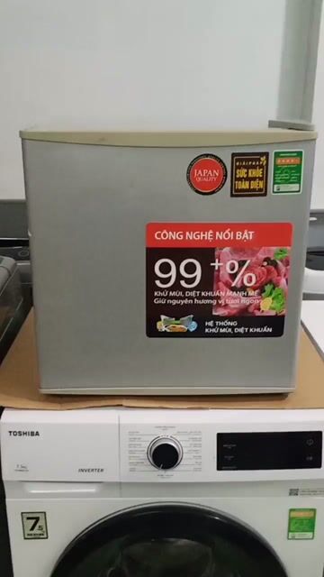 Tủ lạnh mini 50 lít Xám tiết kiệm điện bao ship . Mua bán Tủ lạnh tại Quận 4 Tp Hồ Chí Minh được đăng bởi LÊ DƯƠNG 87 hình 1
