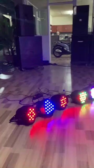 Đèn sân khấu đa sắc. Mua bán Đèn tại Huyện Trảng Bom Đồng Nai được đăng bởi nguyen duc thang hình 1