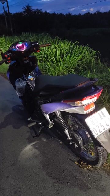 Honda Future Xanh 2000 km. Mua bán Xe máy tại Thành phố Thuận An Bình Dương được đăng bởi nguyễn văn thiem hình 1