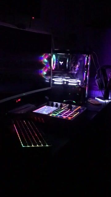 Akai MPC One Retro Edition. Mua bán Nhạc cụ tại Quận 1 Tp Hồ Chí Minh được đăng bởi Kviet216 hình 1