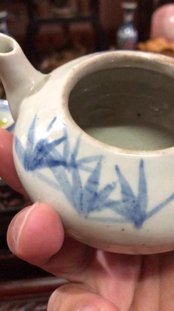 Ấm pha trà gốm sứ trắng xanh. Mua bán Dụng cụ nhà bếp tại Huyện Gia Lâm Hà Nội được đăng bởi Nguyễn thành công hình 1