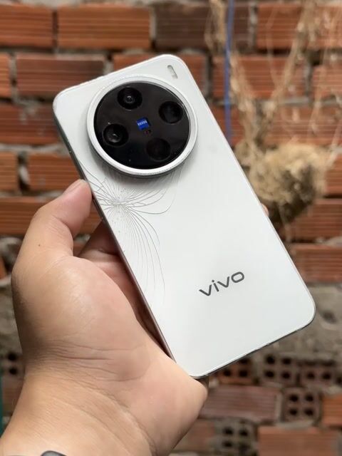 Vivo X200 Pro mini Bể lưng. Mua bán Điện thoại tại Huyện Mỏ Cày Bắc Bến Tre được đăng bởi thọ hình 1