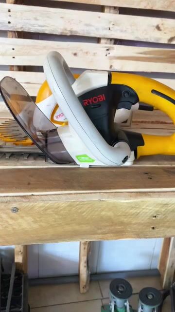 Máy cắt tỉa cây Ryobi. Mua bán Đồ chuyên dụng, Giống nuôi trồng tại Thành phố Mỹ Tho Tiền Giang được đăng bởi Phú  hình 1