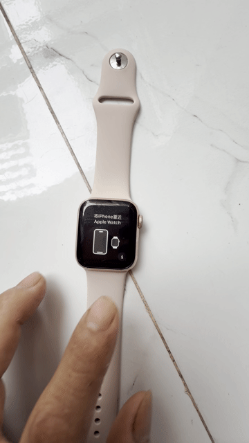 Apple Watch Series 4 40mm vàng Hồng. Mua bán Thiết bị đeo thông minh tại Quận Ninh Kiều Cần Thơ được đăng bởi Tranquangkhai hình 1