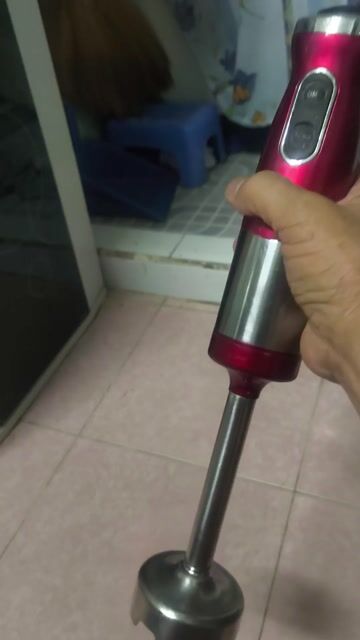 Máy xay sinh tố cầm tay Đỏ. Mua bán Bếp, lò, đồ điện nhà bếp tại Quận 8 Tp Hồ Chí Minh được đăng bởi Lê Thành Nhân  hình 1