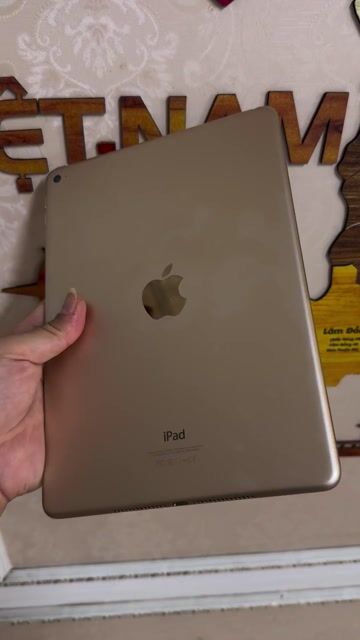 Apple iPad Air 2 32GB Vàng-Wiffi.. Mua bán Máy tính bảng tại Quận Long Biên Hà Nội được đăng bởi ADAYROI ĐIỆN THOẠI RUBY  hình 1