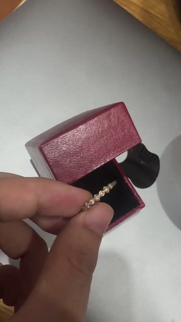 Nhẫn Vàng 10K Nữ Đá. Mua bán Phụ kiện thời trang khác tại Quận Hoàng Mai Hà Nội được đăng bởi Sunshine hình 1