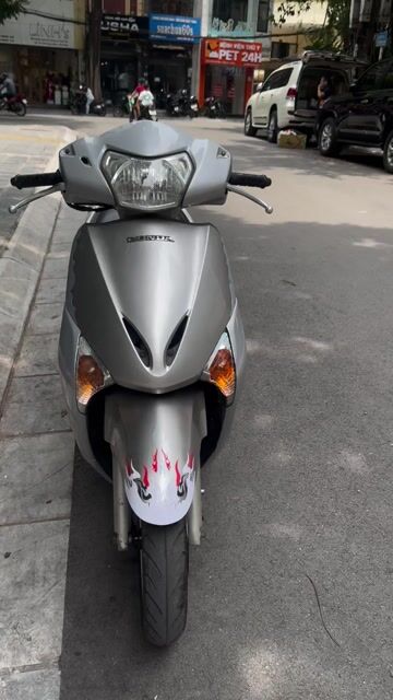 Honda Lead màu Bạc chân trống điện đời cuối. Mua bán Xe máy tại Quận Nam Từ Liêm Hà Nội được đăng bởi An Nhiên Nguyễn hình 1