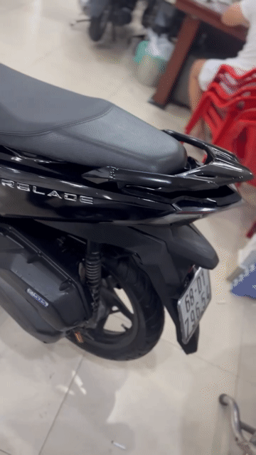 Honda Air Blade 125/4val.Đen Bóng Sport.Chich chủ. Mua bán Xe máy tại Quận 6 Tp Hồ Chí Minh được đăng bởi Cửa Hàng Xe Máy Hoà Bùi hình 1