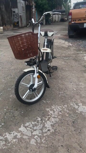 Bán GIANT L - 830r Nhập nguyên con. sài pin xịn. Mua bán Xe điện tại Huyện Bình Chánh Tp Hồ Chí Minh được đăng bởi MUA BÁN PHÂN PHỐI SỈ LẺ CÁC LOẠI XE ĐIỆN hình 1