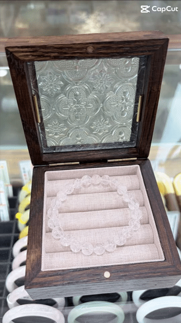 Vòng tay đá thạch anh nữ màu cam. Mua bán Đồ sưu tầm, đồ cổ tại Quận Thanh Xuân Hà Nội được đăng bởi Gia Hung hình 1