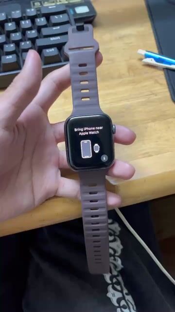 Apple Watch S4 44mm Đã qua sử dụng. Mua bán Thiết bị đeo thông minh tại Thị xã Tân Uyên Bình Dương được đăng bởi Phan Chung hình 1