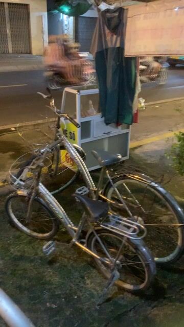 Xe đạp màu inox cỡ Nhỏ. Mua bán Xe đạp tại Quận 8 Tp Hồ Chí Minh được đăng bởi Cửa Hàng Thanh Lý Đồ Cũ Mới hình 1