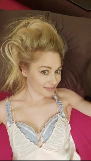 Model - Anasteyshalove beautiful