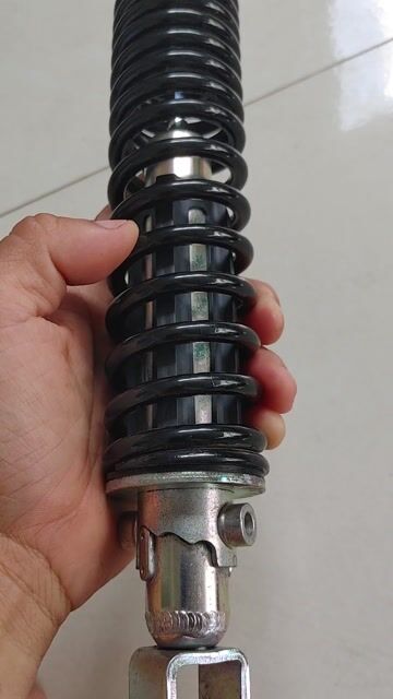 Phuộc sau xe máy SH Ý Đen zin hãng. Mua bán Phụ tùng xe tại Quận Bình Thuỷ Cần Thơ được đăng bởi Quang hình 1