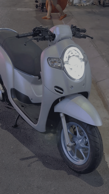 Honda Scoopy Bạc mờ. Mua bán Xe máy tại Quận Hải Châu Đà Nẵng được đăng bởi Hoàng Hà hình 1