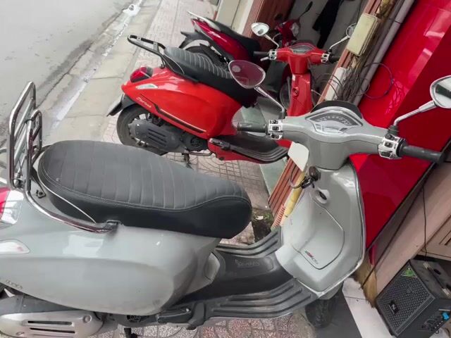 Vespa Sprint 2020 màu xám nữ chạy còn mới. Mua bán Xe máy tại Quận Tân Bình Tp Hồ Chí Minh được đăng bởi Nhat Vy hình 1