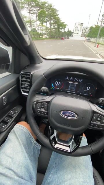 Ford Everest Titanium 2.0L 4x2 AT 2023 - 29000 km. Mua bán Ô tô tại Quận Thanh Xuân Hà Nội được đăng bởi Thanh KIA Oto cũ HN hình 1