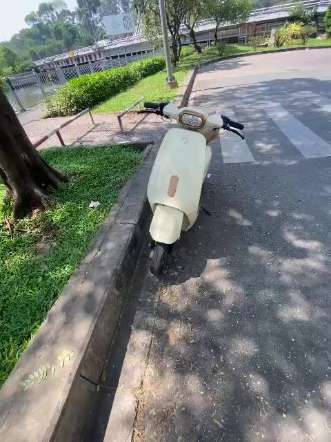 Xe máy điện 2024 Trắng kem. Mua bán Xe máy tại Quận 3 Tp Hồ Chí Minh được đăng bởi nam hình 1