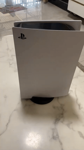 Sony PlayStation 5 Trắng + 2 tay bấm. Mua bán Thiết bị chơi game tại Thành phố Thủ Dầu Một Bình Dương được đăng bởi Lê Thị Tiên hình 1