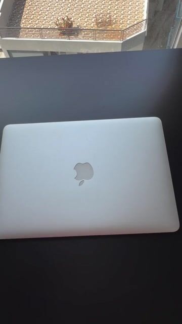 Apple MacBook Air Bạc. Mua bán Laptop tại Quận Phú Nhuận Tp Hồ Chí Minh được đăng bởi Bạch hình 1
