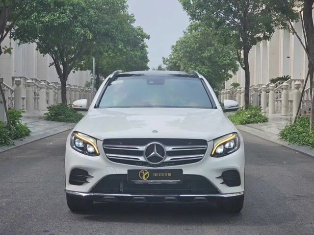 Mercedes GLC 300 AMG 2018 Trắng 60000 km. Mua bán Ô tô tại Quận Gò Vấp Tp Hồ Chí Minh được đăng bởi THẾ GIỚI Ô TÔ AUTO WORLD  hình 1