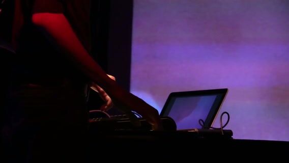 Je filme un responsable de salle de spectacle