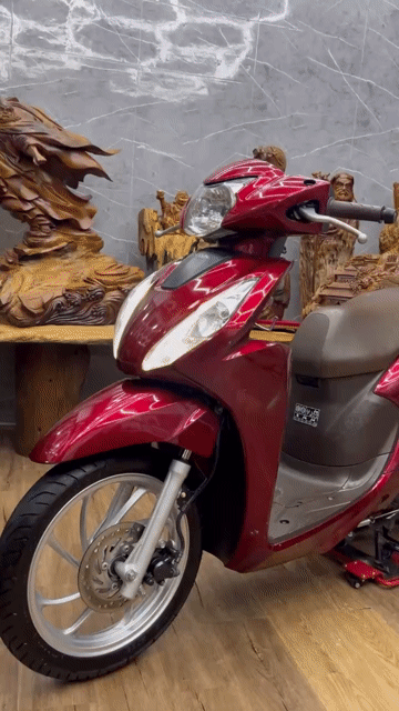Honda Vision 2024 chính chủ biển SG khoá smartkey. Mua bán Xe máy tại Quận 7 Tp Hồ Chí Minh được đăng bởi Xe Cũ Hiếu CT hình 1