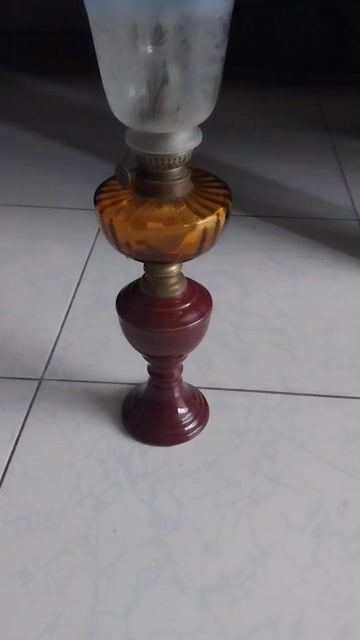 Đèn cổ Sứ Nâu đỏ, vàng. Mua bán Đồ sưu tầm, đồ cổ tại Huyện Hóc Môn Tp Hồ Chí Minh được đăng bởi mua alo hình 1