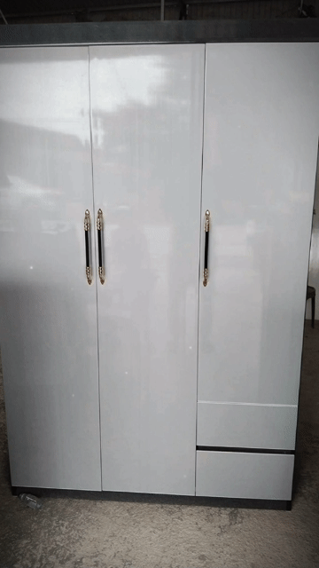 Tủ quần áo Nhựa Chinhuei Xám 3 cánh 2 hộc. Mua bán Tủ, kệ gia đình tại Quận Liên Chiểu Đà Nẵng được đăng bởi Xưởng nội thất nhựa Chinhuei 446 Âu Cơ Đà Nẵng hình 1