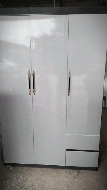 Tủ quần áo Nhựa Chinhuei Xám 3 cánh 2 hộc. Mua bán Tủ, kệ gia đình tại Quận Liên Chiểu Đà Nẵng được đăng bởi Xưởng nội thất nhựa Chinhuei 446 Âu Cơ Đà Nẵng hình 1