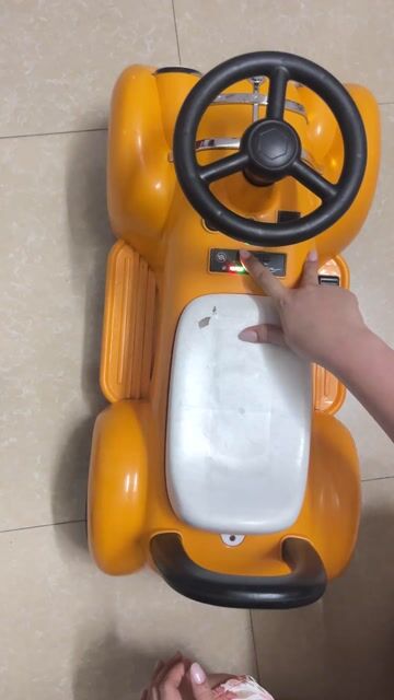 Xe điện đồ chơi trẻ em Vàng Nhựa. Mua bán Mẹ và bé tại Huyện Hóc Môn Tp Hồ Chí Minh được đăng bởi Nguyễn Quý Dương hình 1