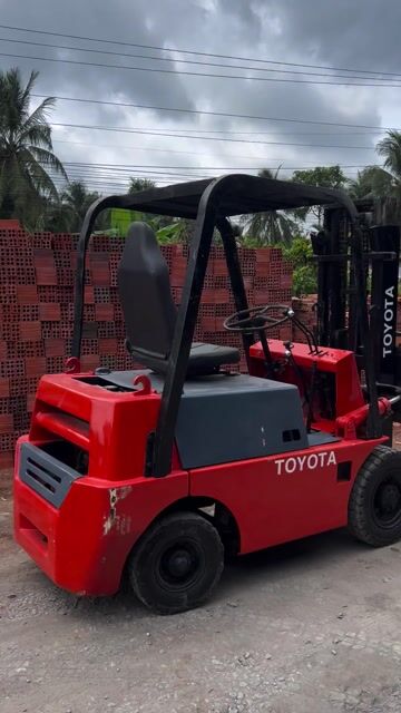 Xe nâng Toyota dầu 2.5 tấn. Mua bán Phương tiện khác tại Huyện Mỏ Cày Bắc Bến Tre được đăng bởi Anh Trai hình 1