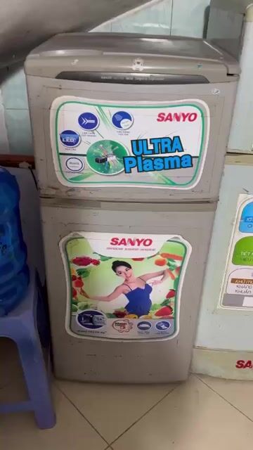 Chuyển nhà thanh lý Tủ lạnh Sanyo Xám . Mua bán Tủ lạnh tại Quận Hoàng Mai Hà Nội được đăng bởi Thành hình 1