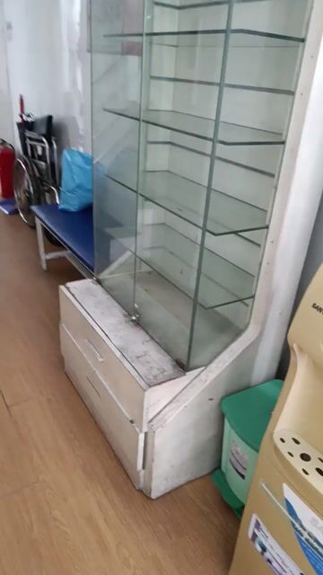Tủ trưng bày Gỗ Kính cường lực đã sử dụng. Mua bán Tủ, kệ gia đình tại Quận 5 Tp Hồ Chí Minh được đăng bởi Lê Kiểm hình 1