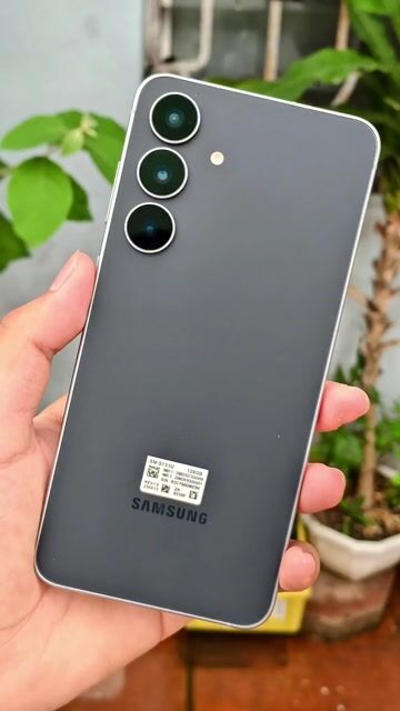 Samsung Galaxy S25 FE 128GB Xám/Xanh. Mua bán Điện thoại tại Quận Thanh Xuân Hà Nội được đăng bởi Em Vũ PlayMobile hình 1