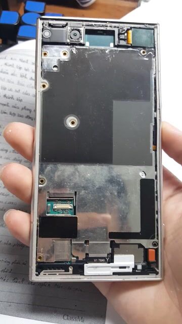 Sony Xperia XZ1 Bạc Không màn hình. Mua bán Điện thoại tại Quận Cầu Giấy Hà Nội được đăng bởi 15. Nguyễn Nhật Hưng hình 1