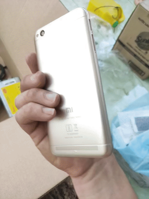 Vỏ nắp lưng Xiaomi Redmi 5A Vàng đồng. Mua bán Phụ kiện (Màn hình, Chuột...) tại Huyện Bến Lức Long An được đăng bởi Phan Tấn hình 1